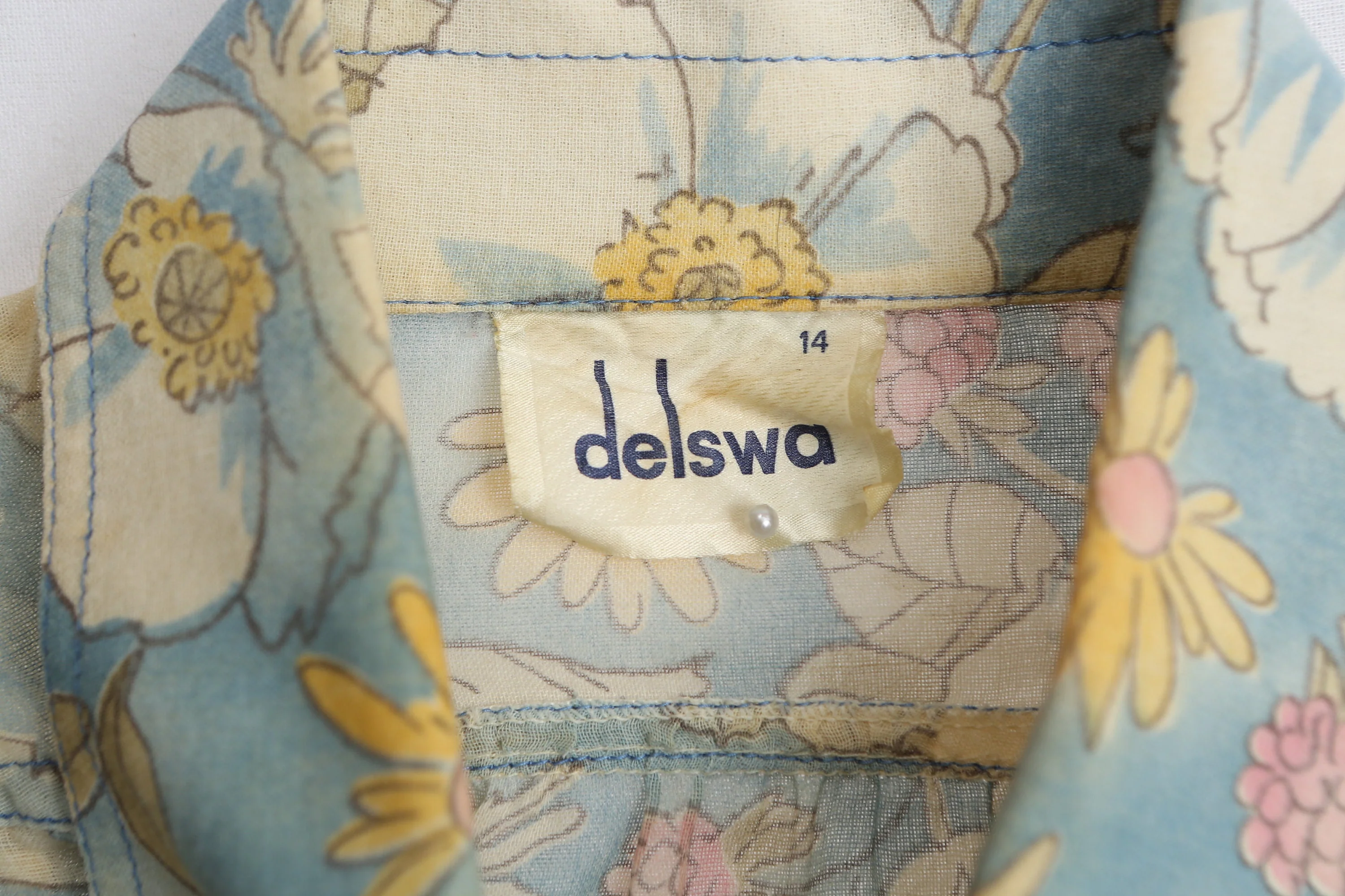1970's Women Floral Print Blue Summer Blouse - Image 3