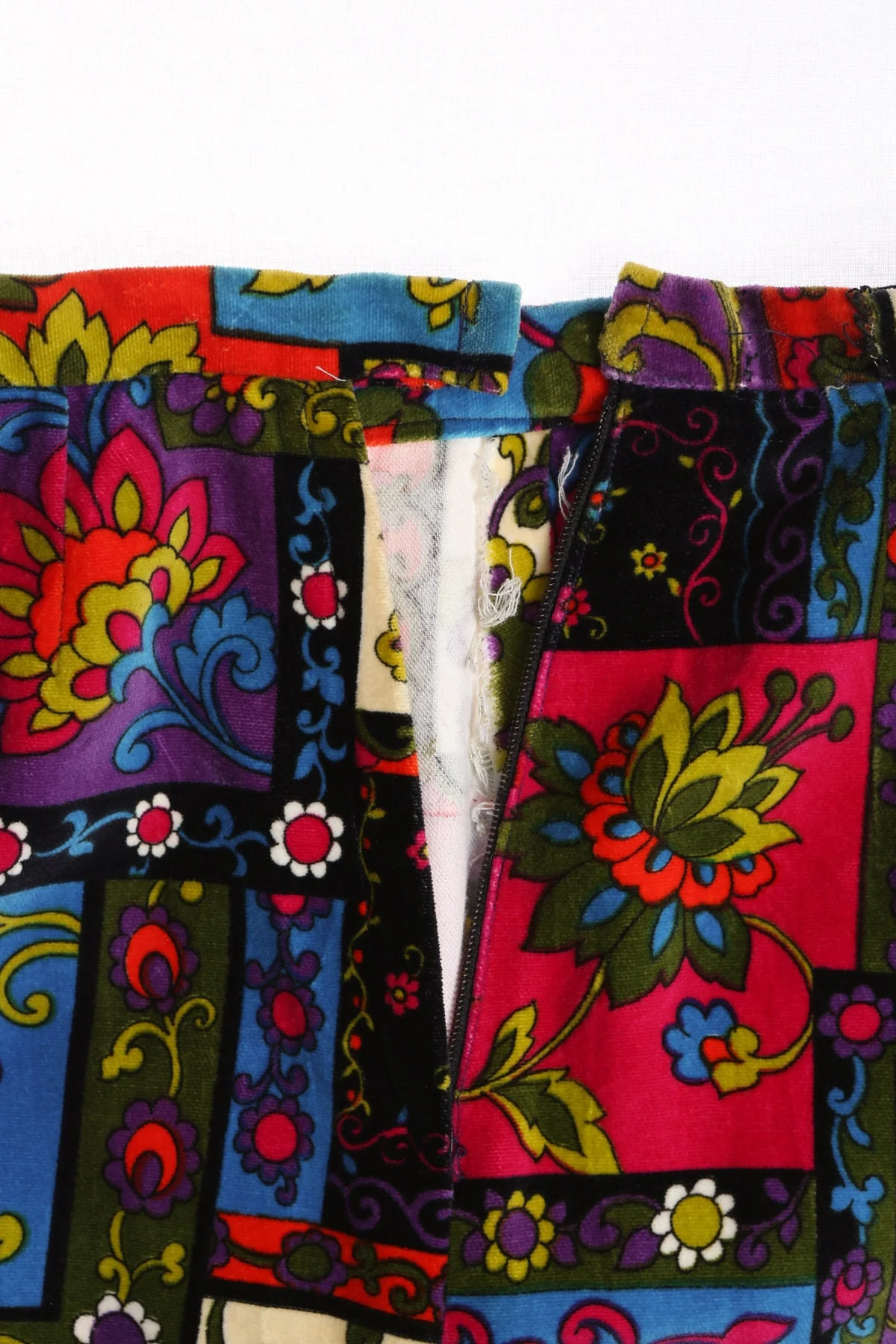 Vintage Women Floral Velvet Long Skirt - Era 60's - 70's - Image 5